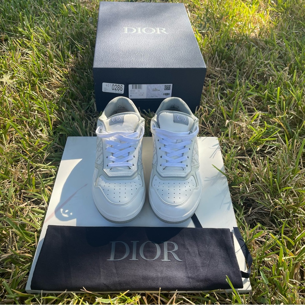 Dior B27 low top gray and white sneaker size 42